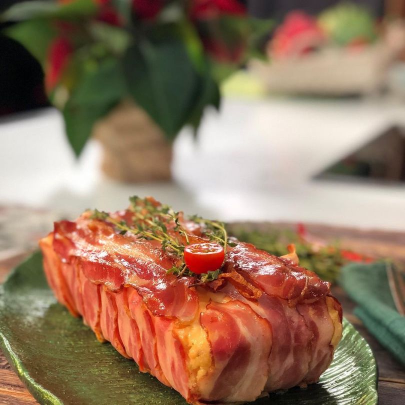 Сочное и аппетитное полпеттоне из куриного фарша и бекона